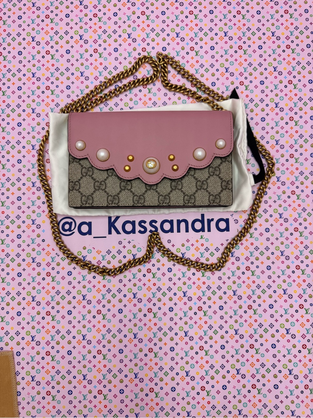 Gucci GG Supreme Pearl Stud Scalloped Chain Wallet Crossbody